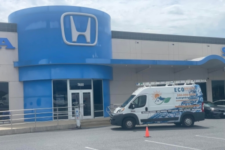 How storefront sidewalk and dumpster pad cleaning improves commercial curb appeal